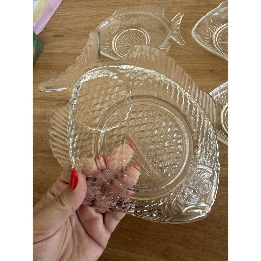 Set of 4 Vintage Glass Fish Plates‎ Clear Pressed Glass Serving Dishes Chipped